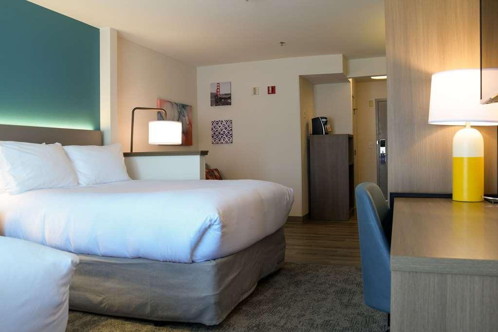 Comfort Inn & Suites Nw Milwaukee Germantown Phòng bức ảnh