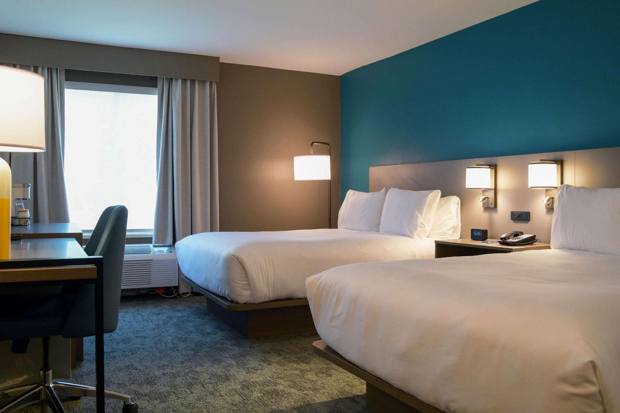 Comfort Inn & Suites Nw Milwaukee Germantown Ngoại thất bức ảnh